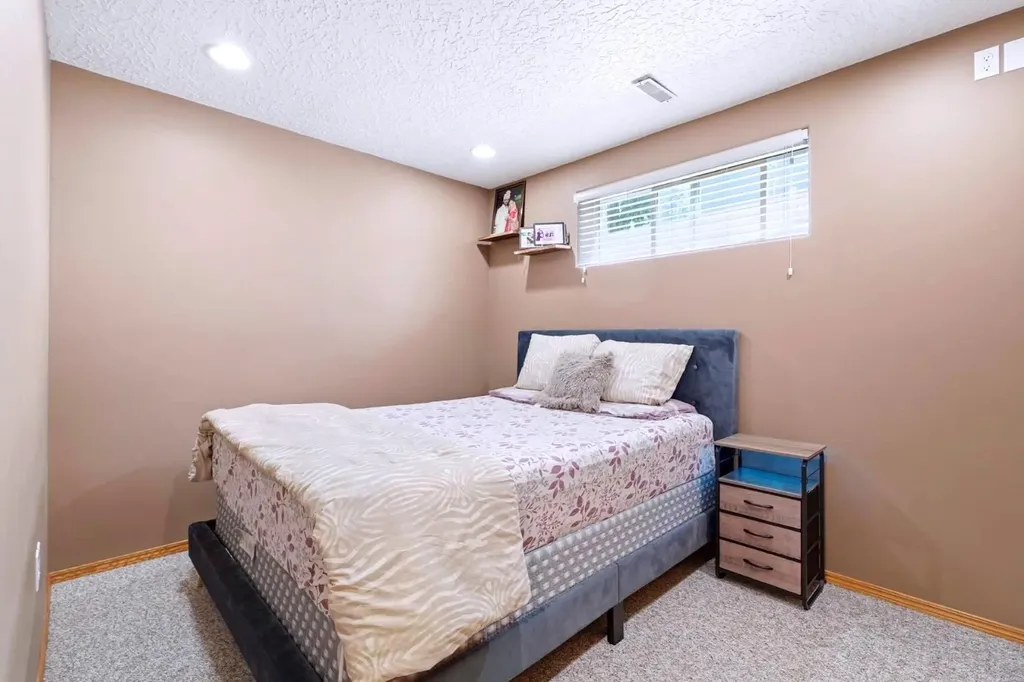 54A Avenue Crescent Innisfail AB T4G 1X8