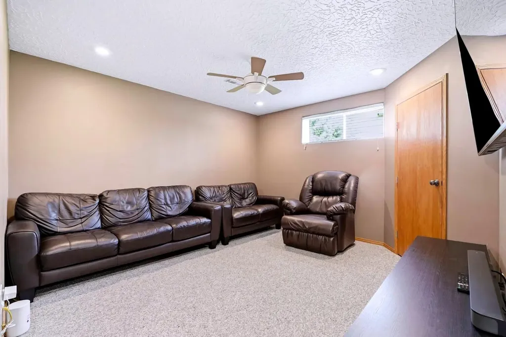 54A Avenue Crescent Innisfail AB T4G 1X8