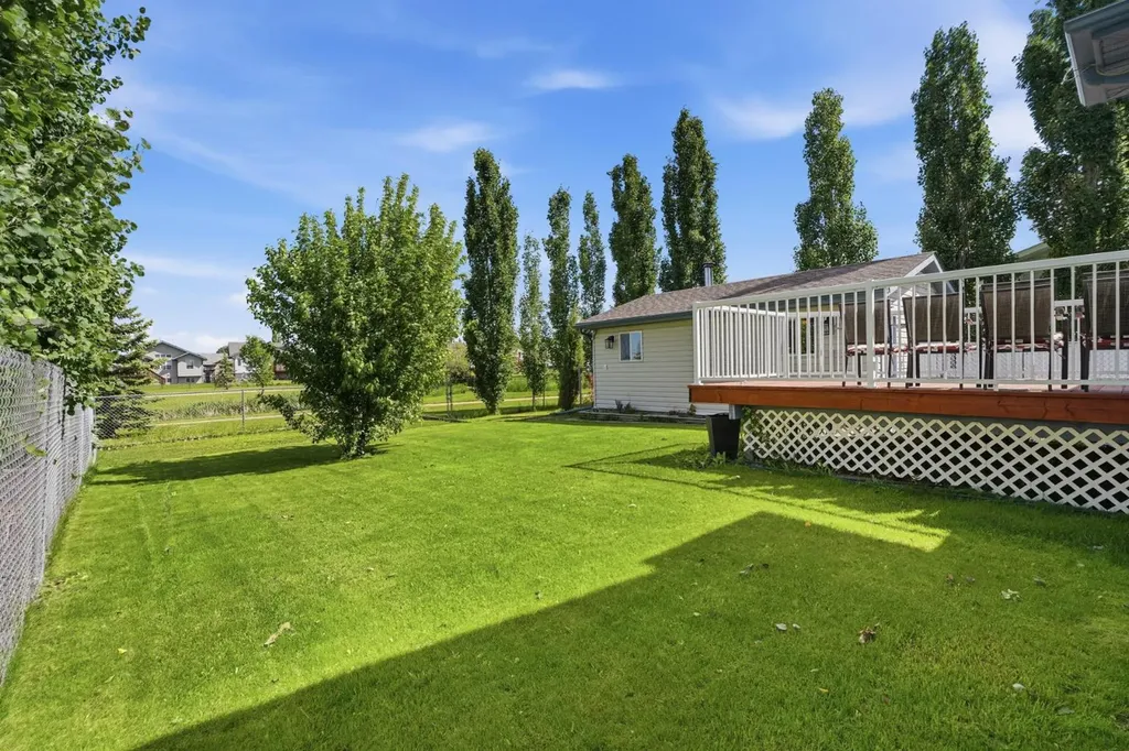 54A Avenue Crescent Innisfail AB T4G 1X8