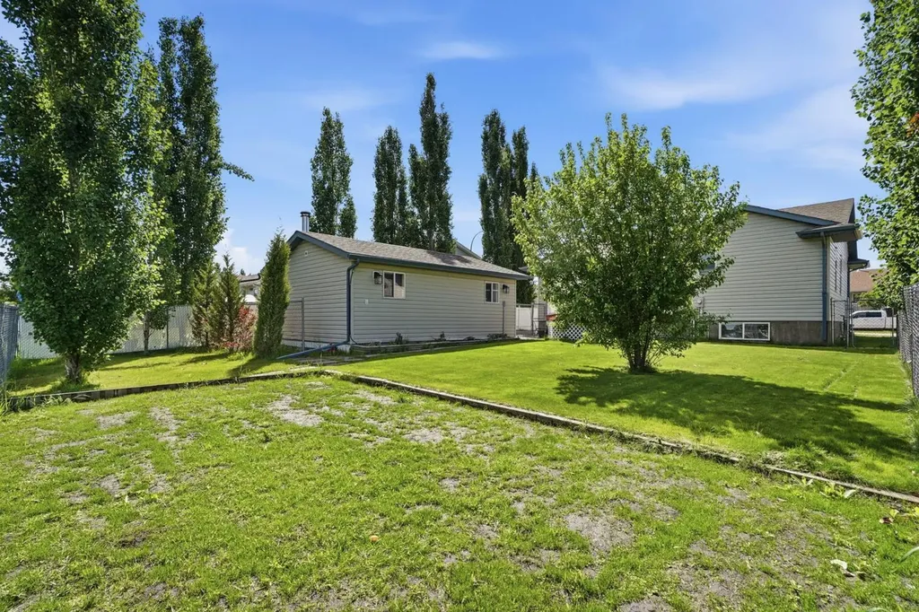 54A Avenue Crescent Innisfail AB T4G 1X8