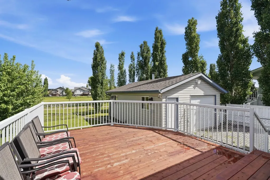 54A Avenue Crescent Innisfail AB T4G 1X8