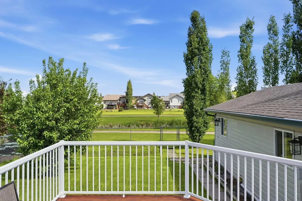 54A Avenue Crescent Innisfail AB T4G 1X8