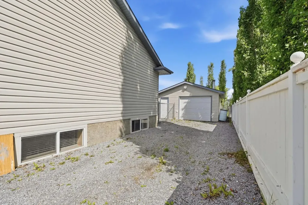 54A Avenue Crescent Innisfail AB T4G 1X8