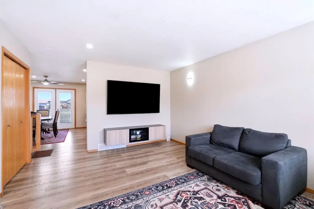 54A Avenue Crescent Innisfail AB T4G 1X8
