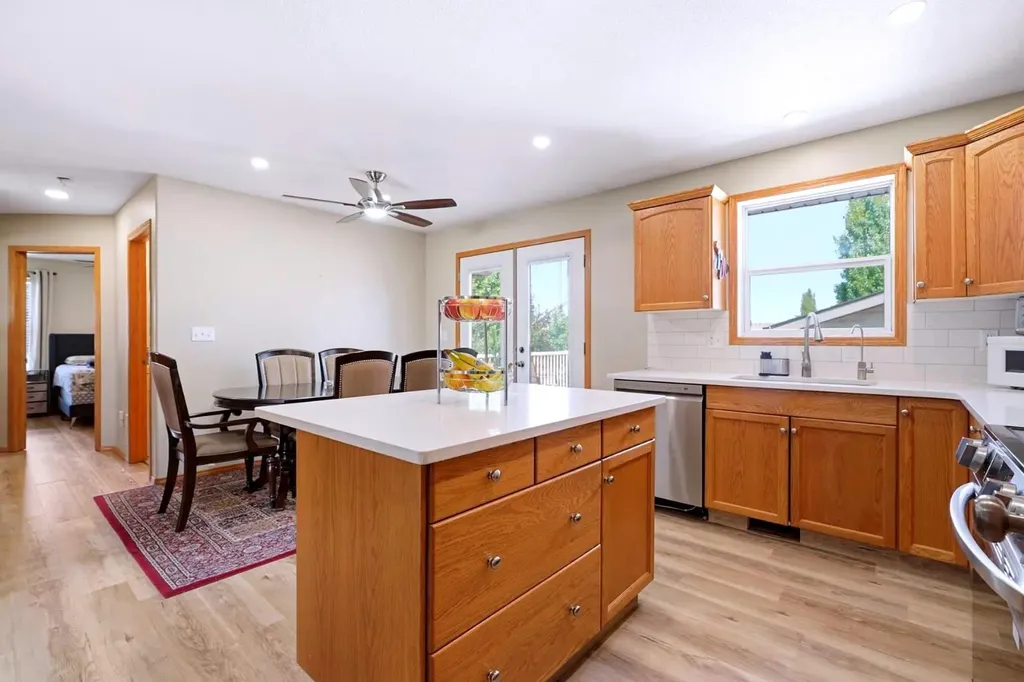 54A Avenue Crescent Innisfail AB T4G 1X8