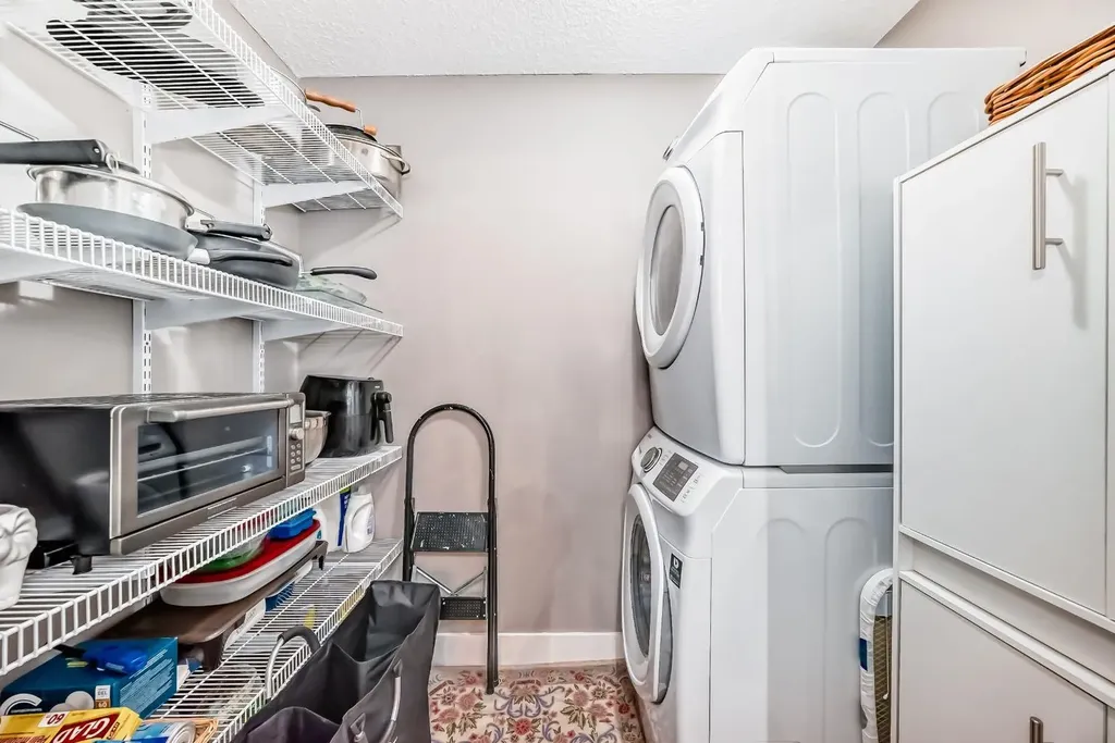 6400 Coach Hill Road SW Calgary AB T3H1B8