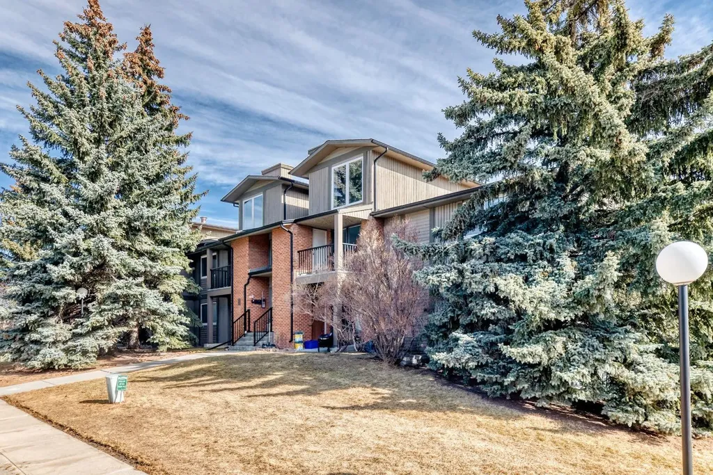 6400 Coach Hill Road SW Calgary AB T3H1B8