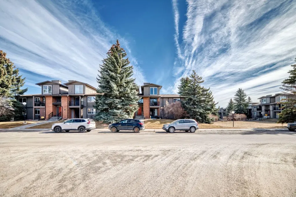 6400 Coach Hill Road SW Calgary AB T3H1B8