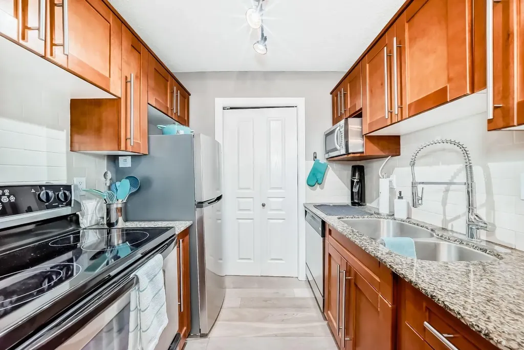 6400 Coach Hill Road SW Calgary AB T3H1B8