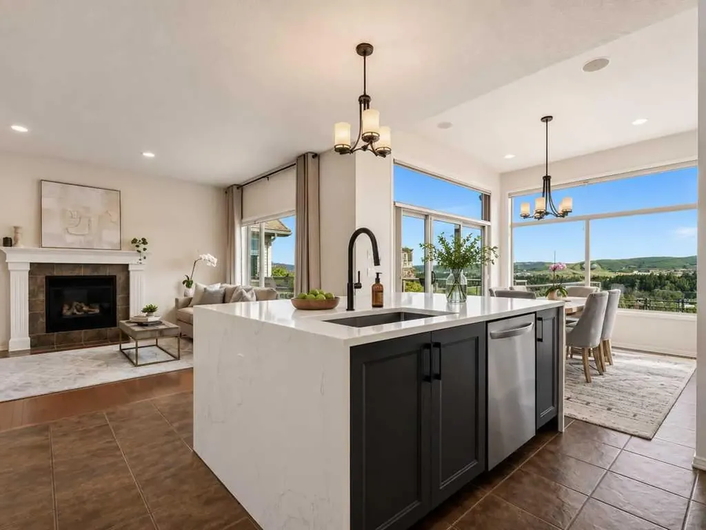126 Tuscany Ravine Close NW Calgary AB T3L 2Y5