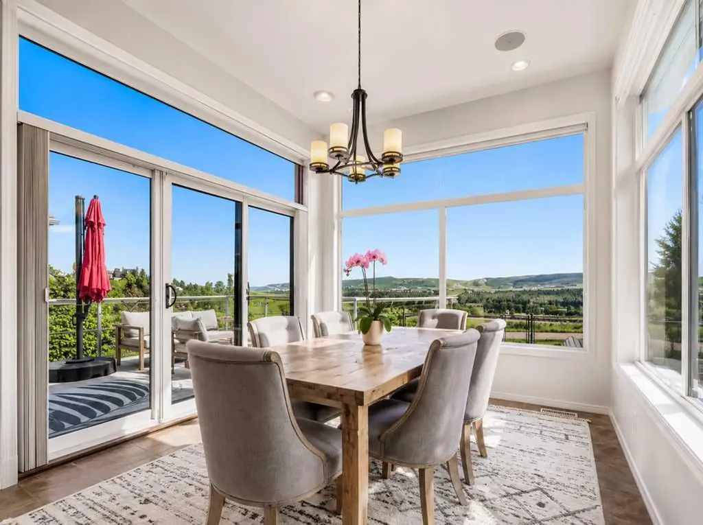 126 Tuscany Ravine Close NW Calgary AB T3L 2Y5