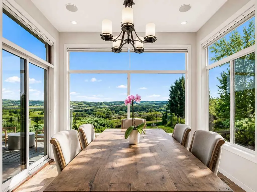 126 Tuscany Ravine Close NW Calgary AB T3L 2Y5