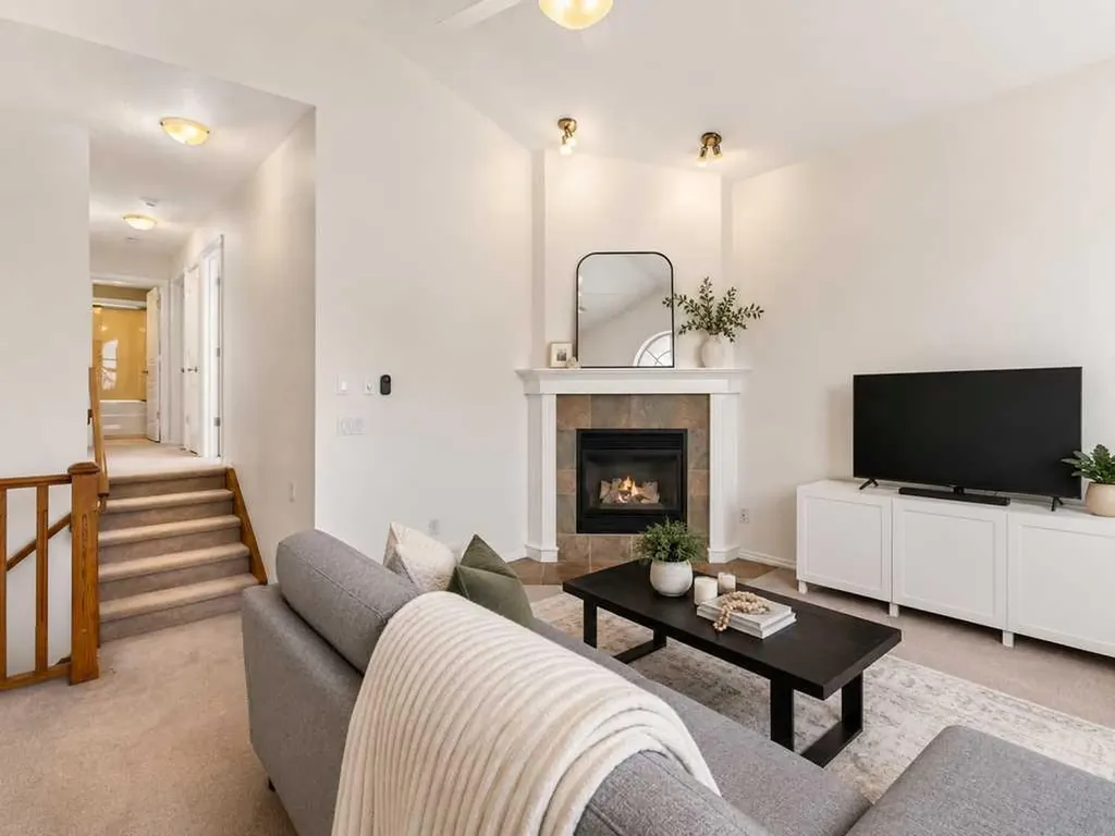 126 Tuscany Ravine Close NW Calgary AB T3L 2Y5