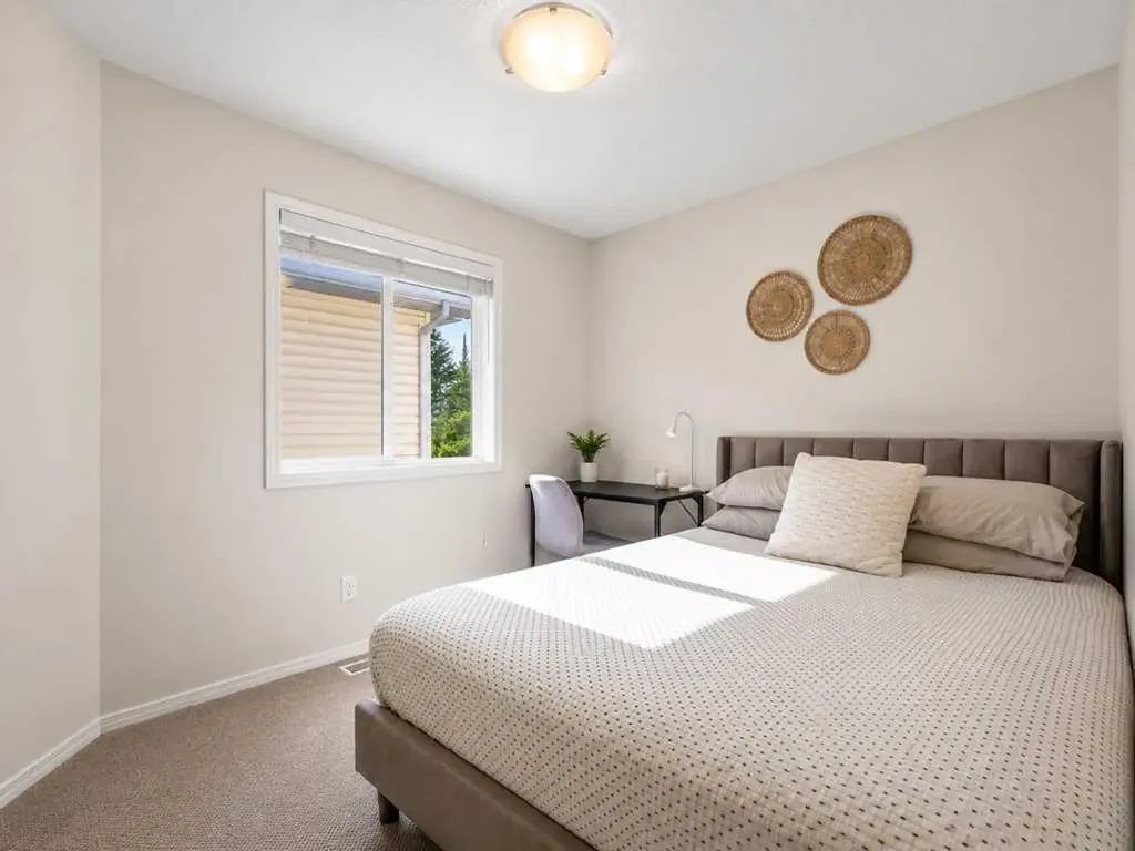 126 Tuscany Ravine Close NW Calgary AB T3L 2Y5