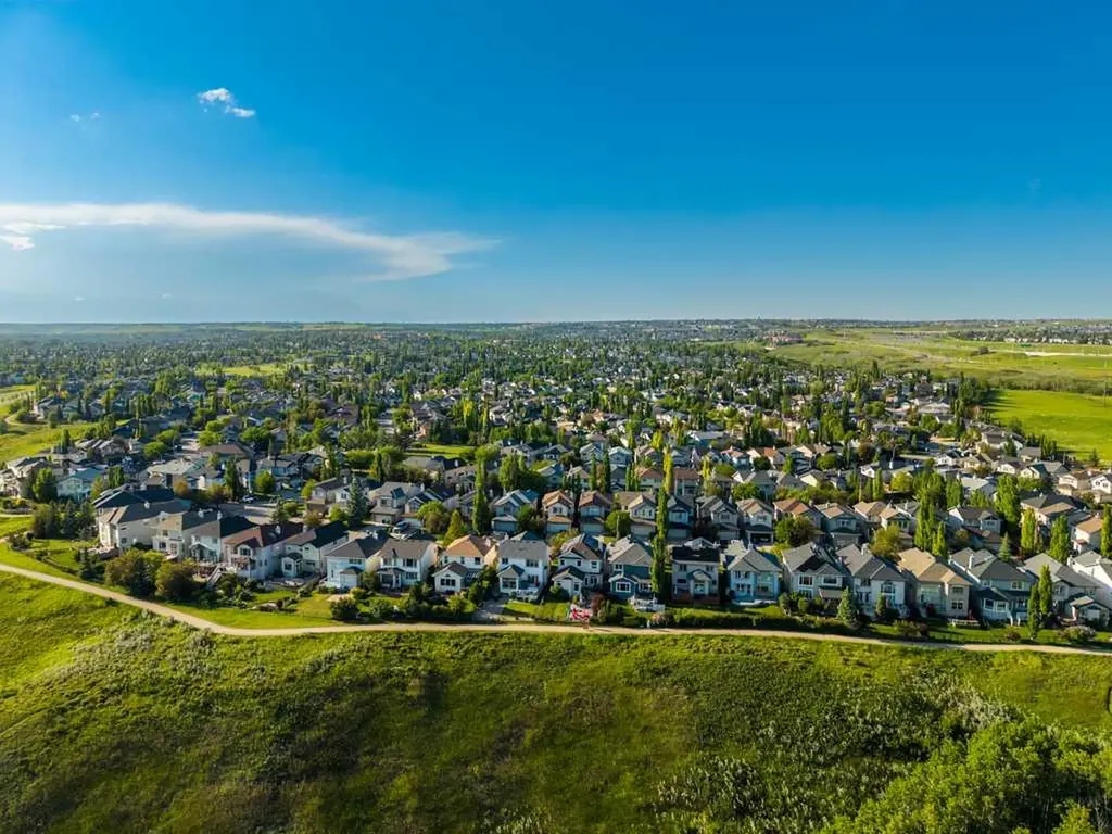 126 Tuscany Ravine Close NW Calgary AB T3L 2Y5