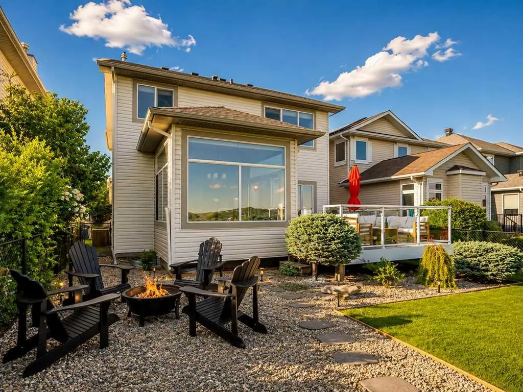 126 Tuscany Ravine Close NW Calgary AB T3L 2Y5
