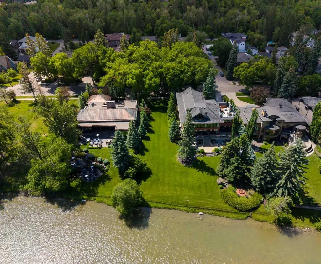 718 Riverdale Avenue SW Calgary AB T2S 0Y3