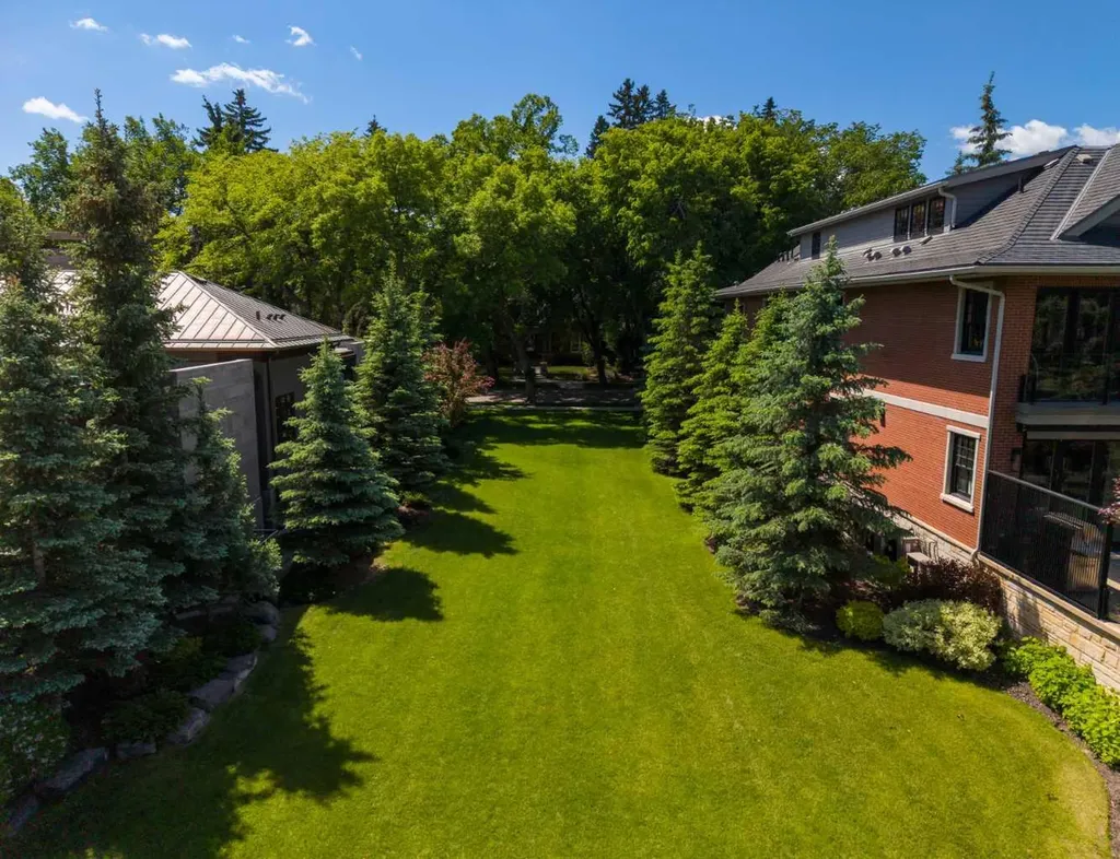 718 Riverdale Avenue SW Calgary AB T2S 0Y3