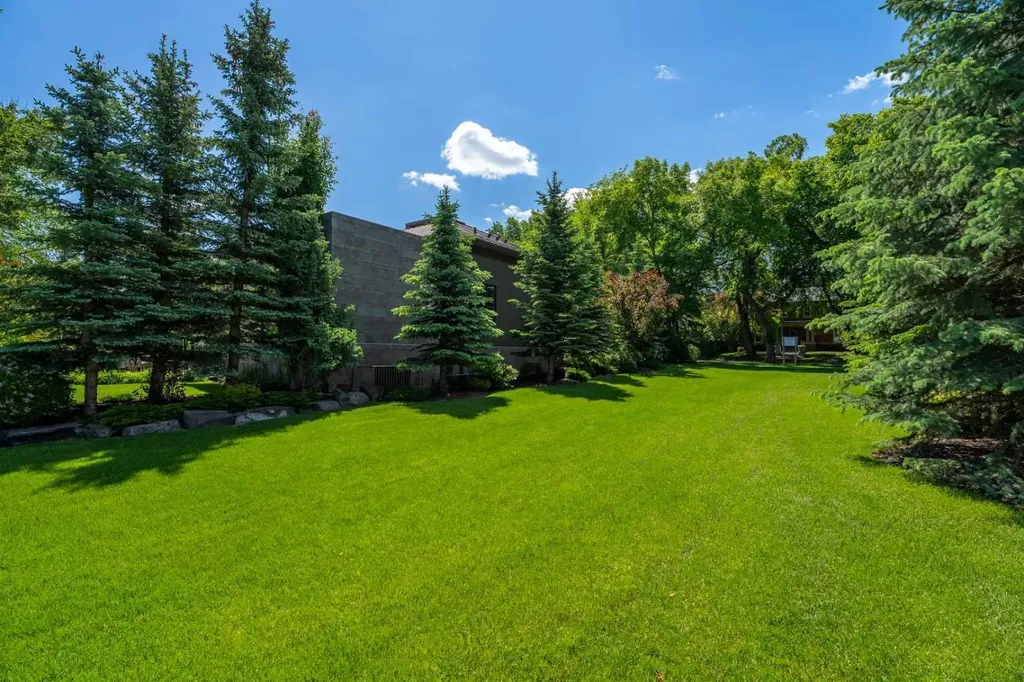 718 Riverdale Avenue SW Calgary AB T2S 0Y3