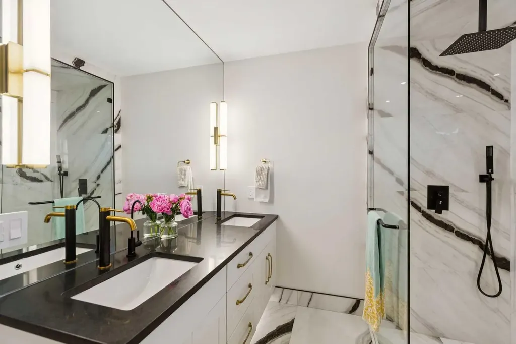 16 Calandar Road NW Calgary AB T2L 0P6