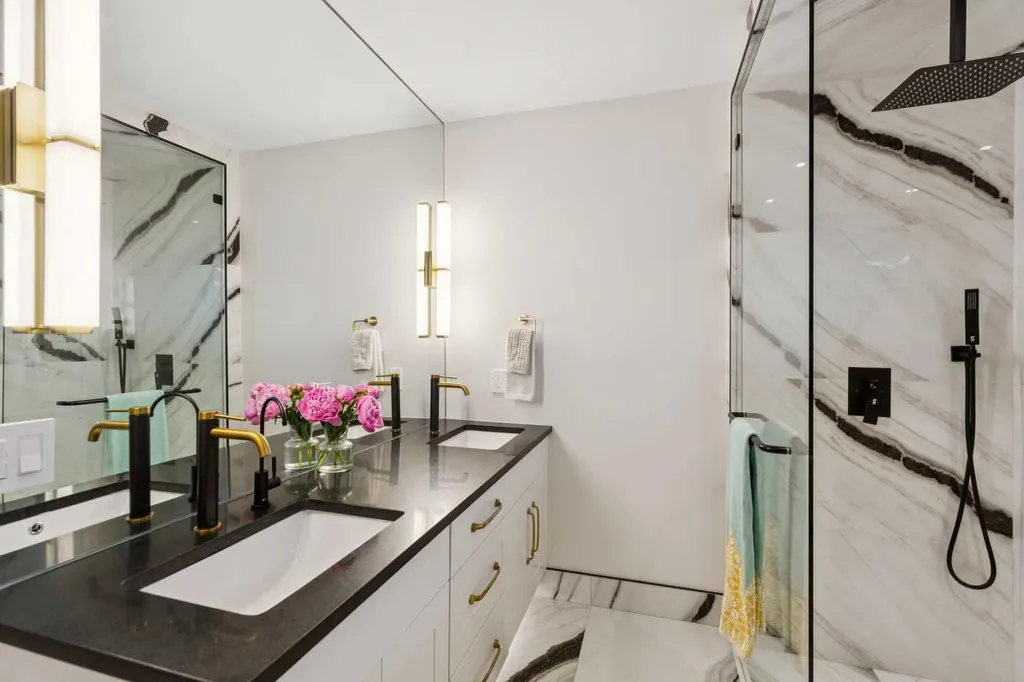16 Calandar Road NW Calgary AB T2L 0P6
