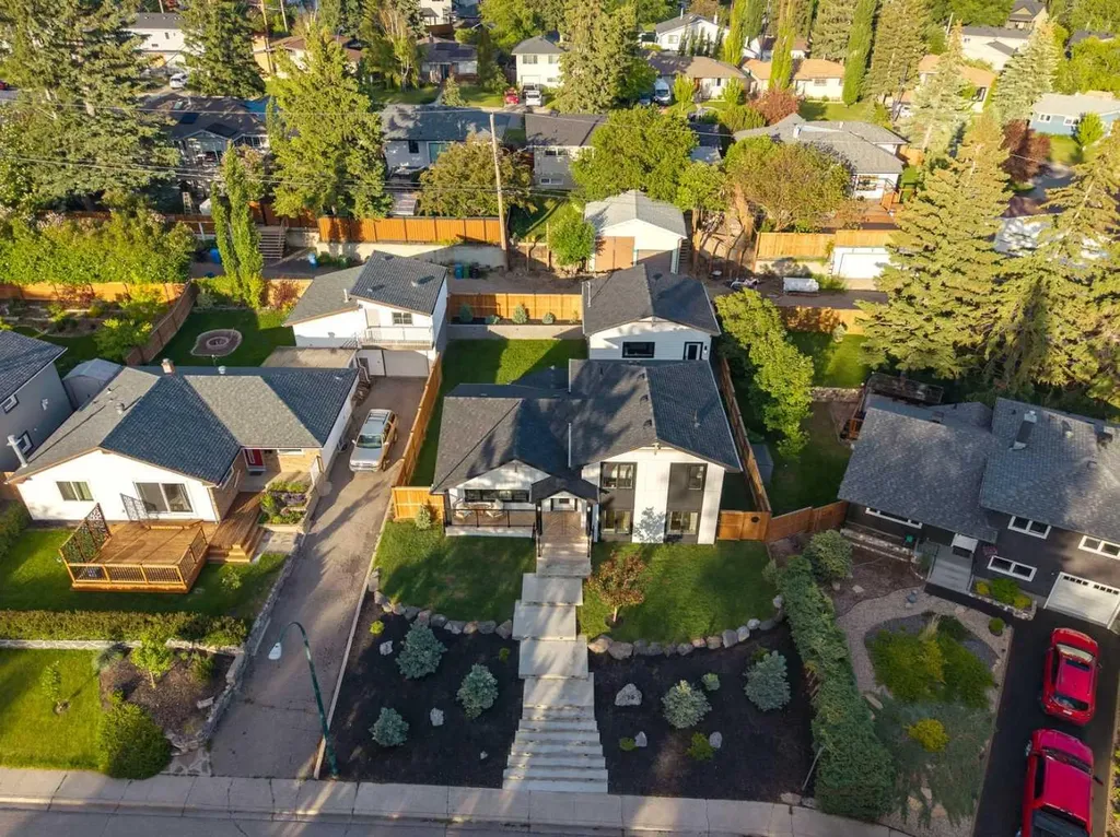 16 Calandar Road NW Calgary AB T2L 0P6