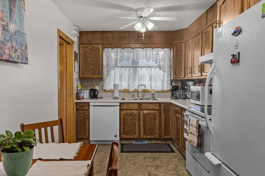 117 Kodiak Road Canmore AB T1W 1C5