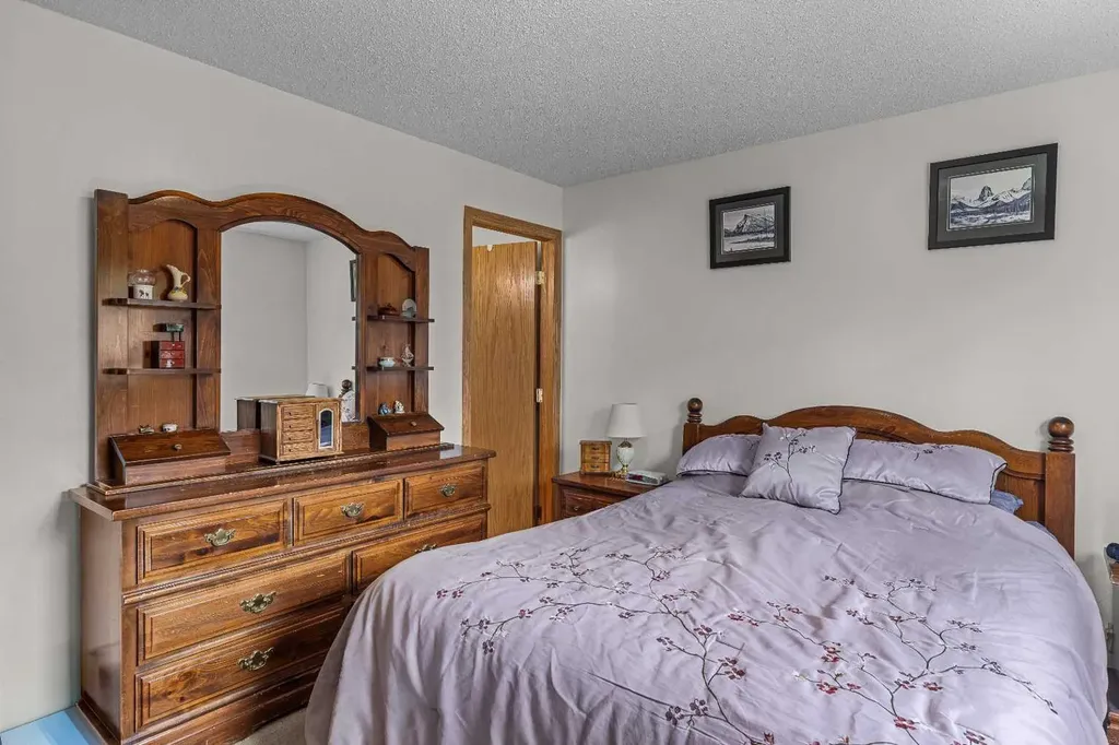 117 Kodiak Road Canmore AB T1W 1C5