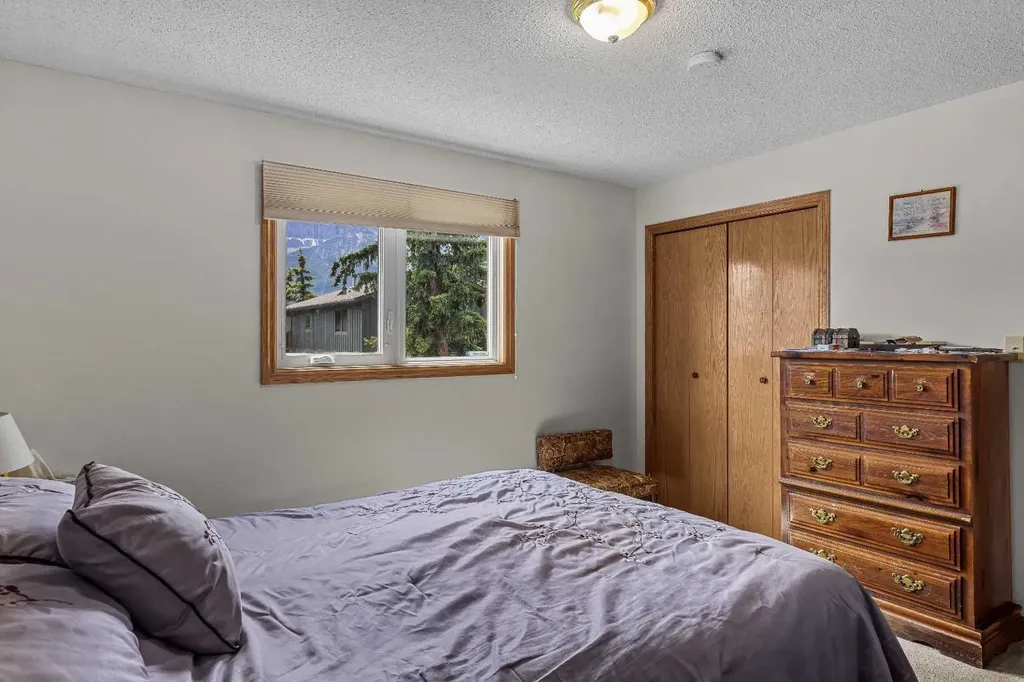 117 Kodiak Road Canmore AB T1W 1C5