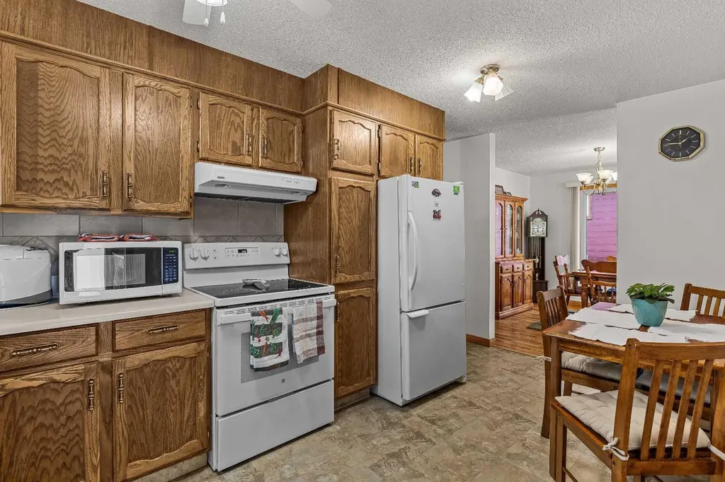117 Kodiak Road Canmore AB T1W 1C5