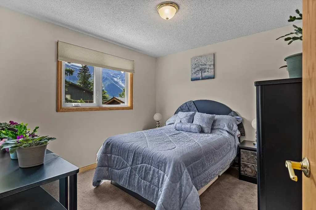 117 Kodiak Road Canmore AB T1W 1C5