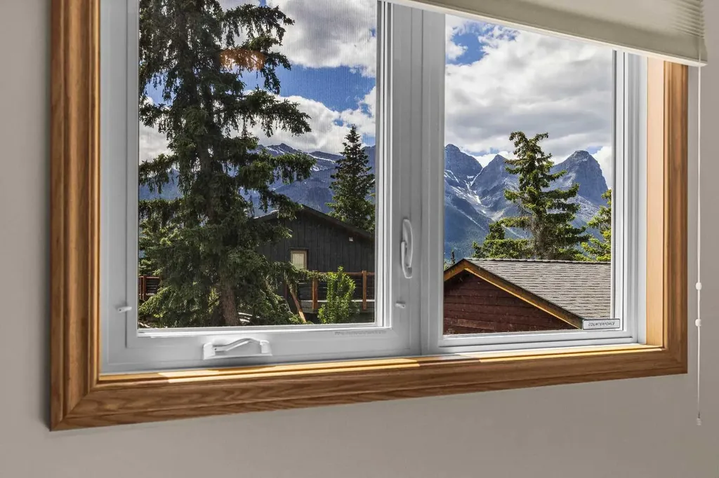 117 Kodiak Road Canmore AB T1W 1C5