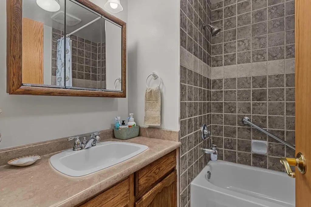 117 Kodiak Road Canmore AB T1W 1C5