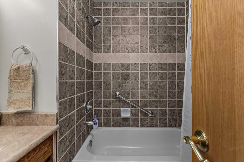 117 Kodiak Road Canmore AB T1W 1C5