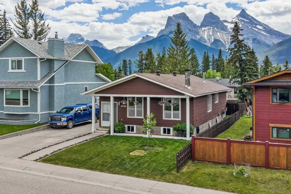 117 Kodiak Road Canmore AB T1W 1C5