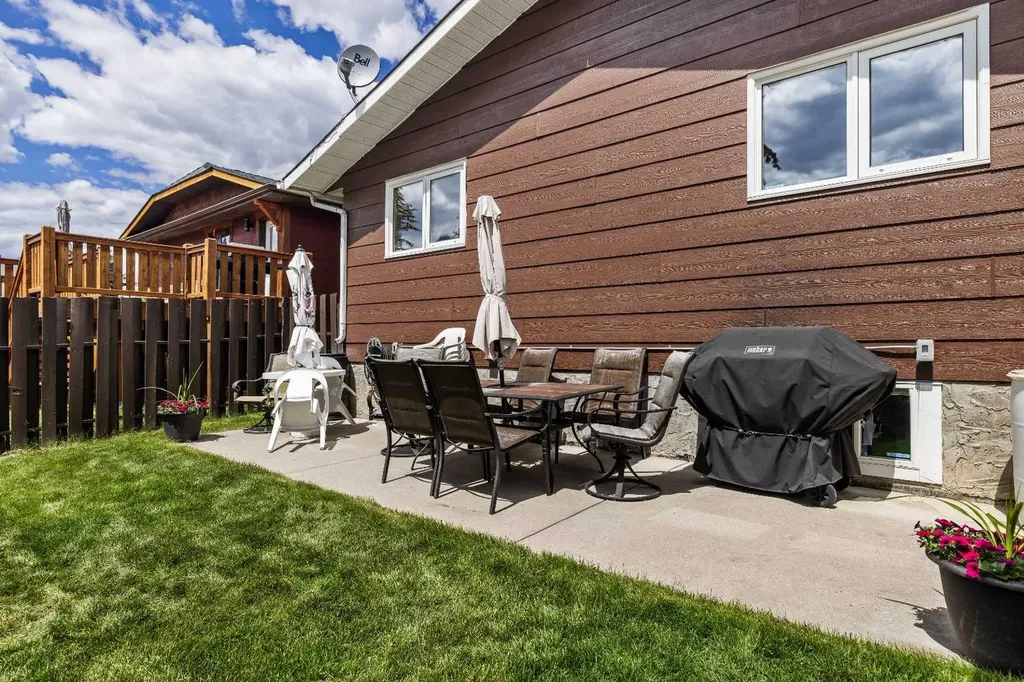 117 Kodiak Road Canmore AB T1W 1C5