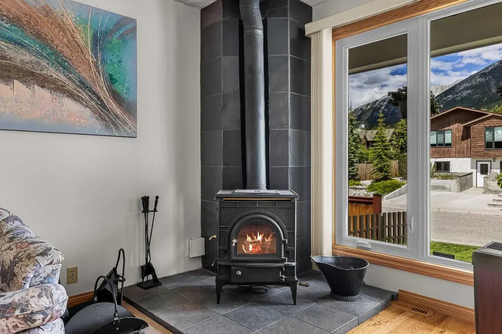 117 Kodiak Road Canmore AB T1W 1C5