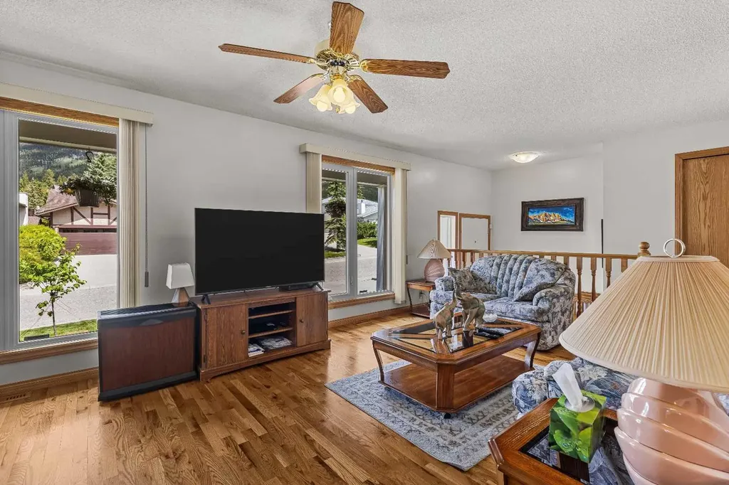 117 Kodiak Road Canmore AB T1W 1C5