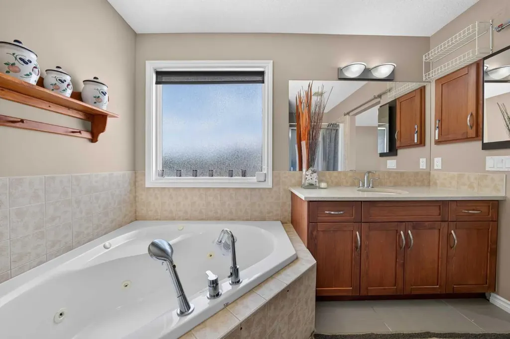 202 Silverado Range Place SW Calgary AB T2X 0B4