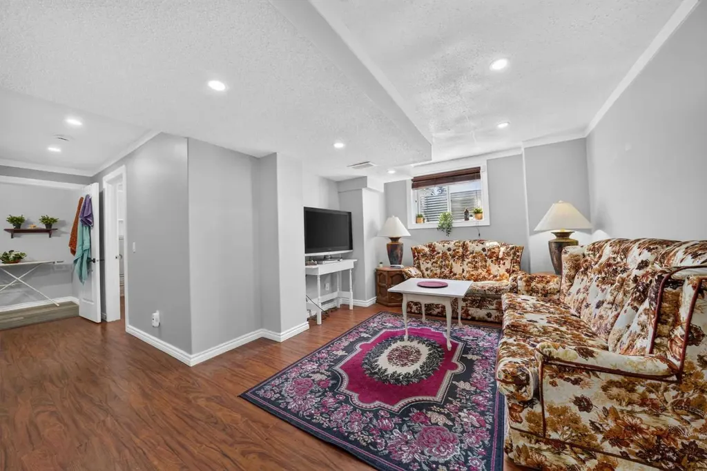 202 Silverado Range Place SW Calgary AB T2X 0B4