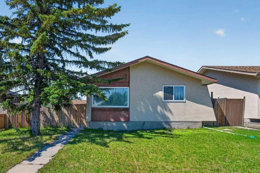 359 Maitland Crescent NE Calgary AB T2A 5T6