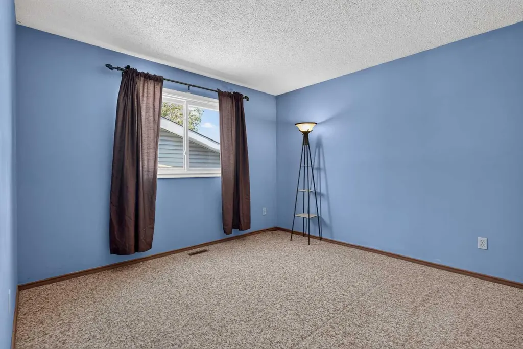 359 Maitland Crescent NE Calgary AB T2A 5T6
