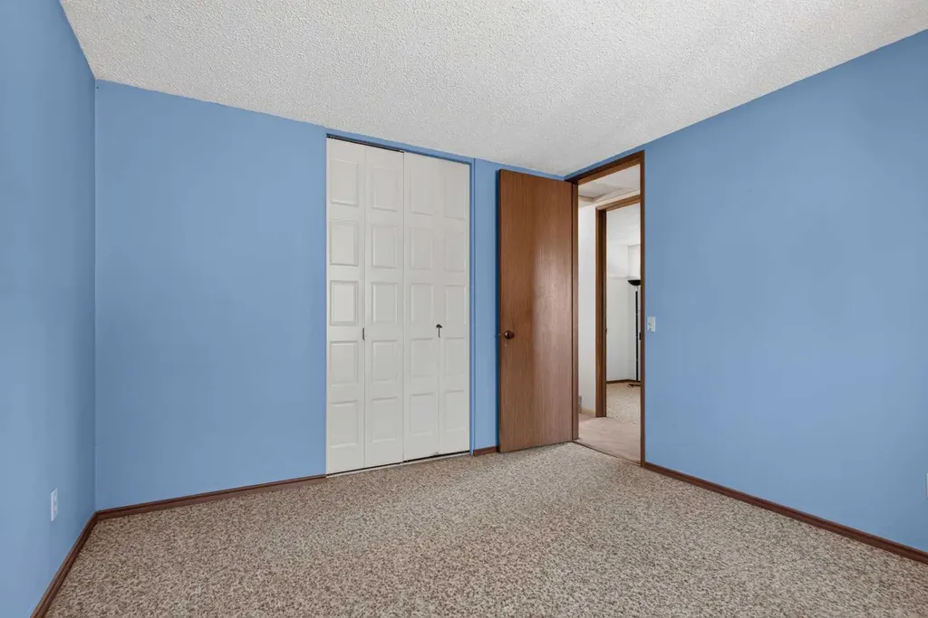 359 Maitland Crescent NE Calgary AB T2A 5T6