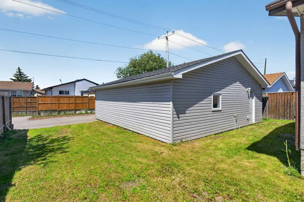 359 Maitland Crescent NE Calgary AB T2A 5T6