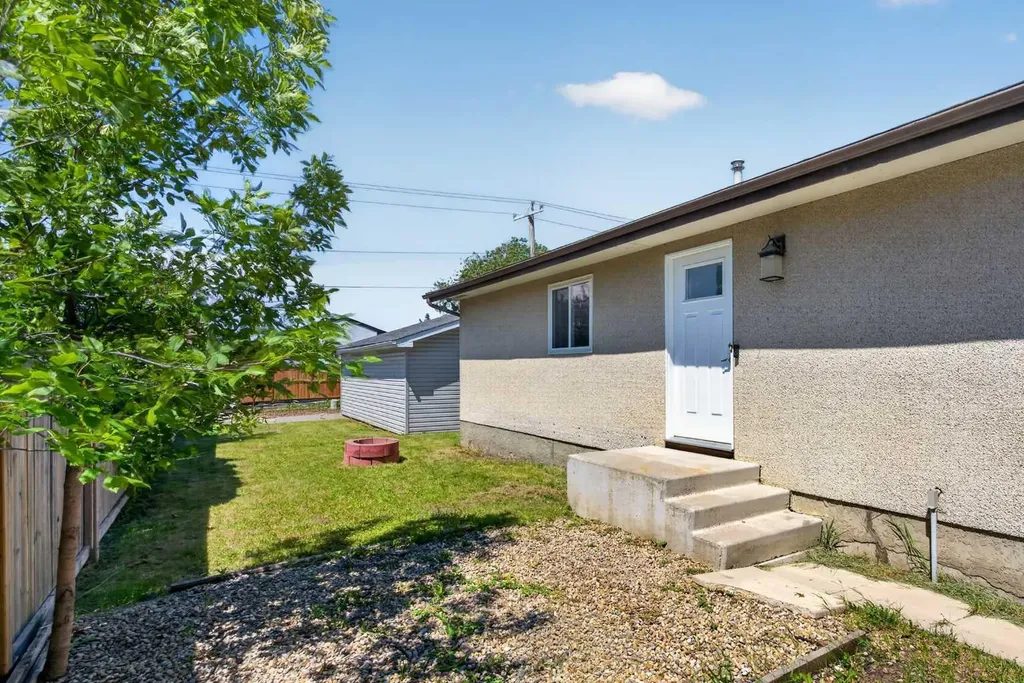 359 Maitland Crescent NE Calgary AB T2A 5T6