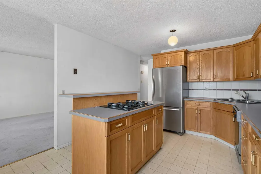 359 Maitland Crescent NE Calgary AB T2A 5T6