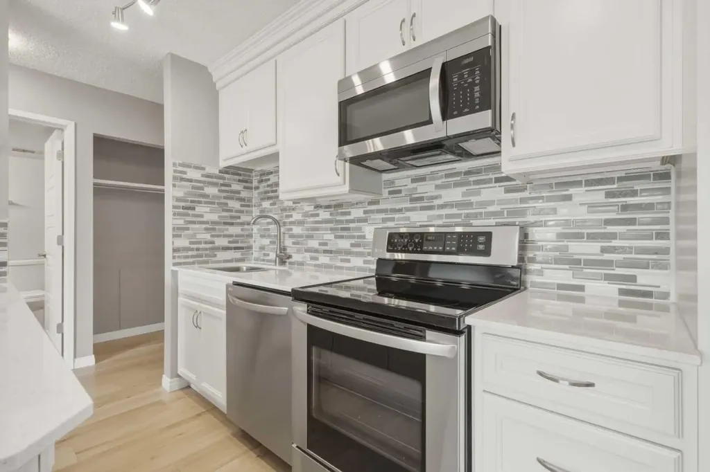 1626 14 Avenue SW Calgary AB T3C 0W5