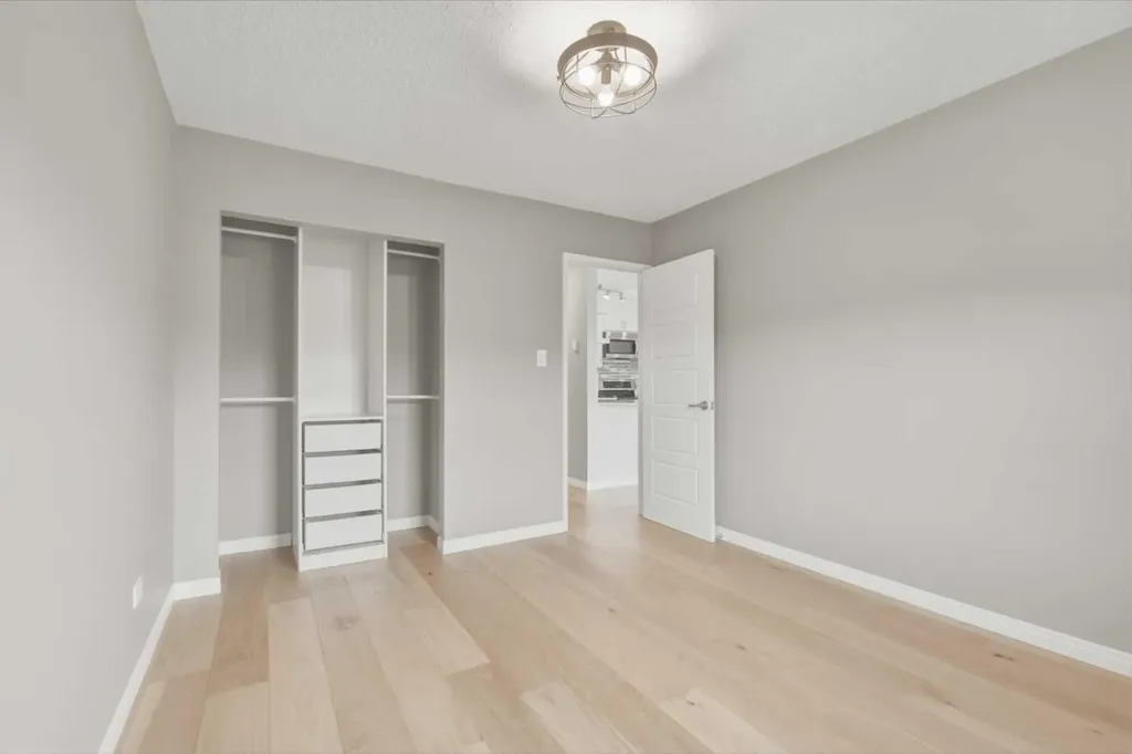 1626 14 Avenue SW Calgary AB T3C 0W5