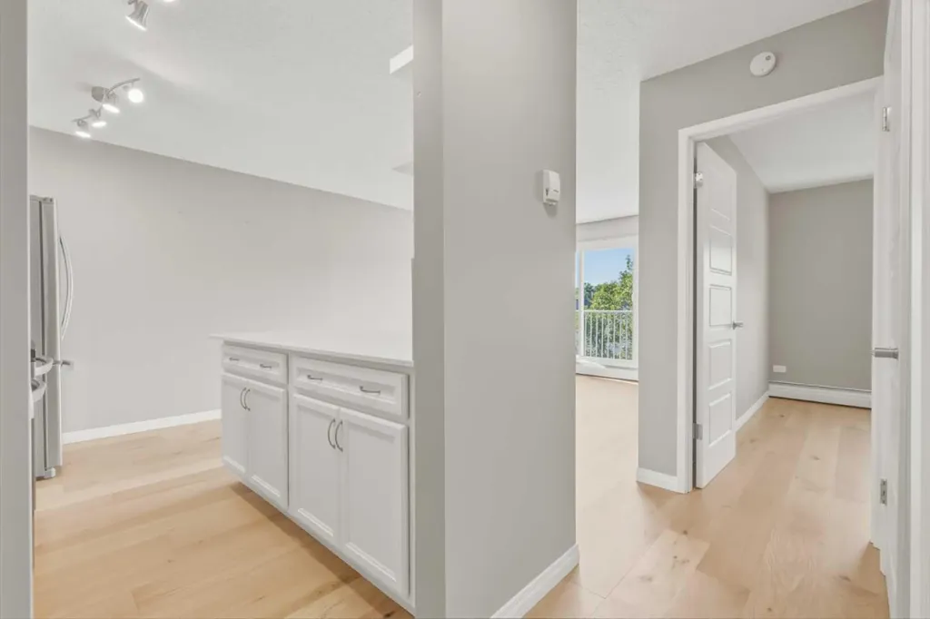1626 14 Avenue SW Calgary AB T3C 0W5