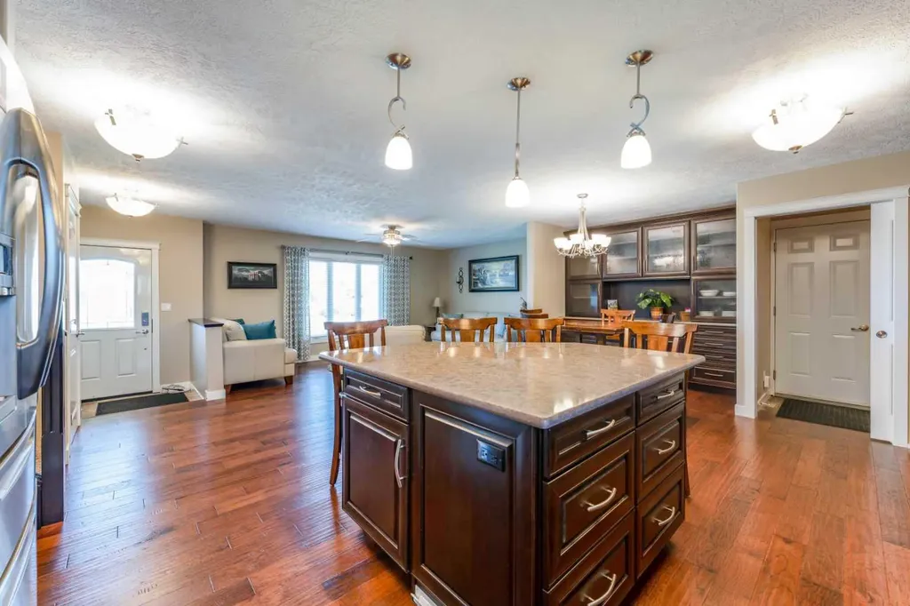 48 7th Avenue E Cardston AB T0K 0K0